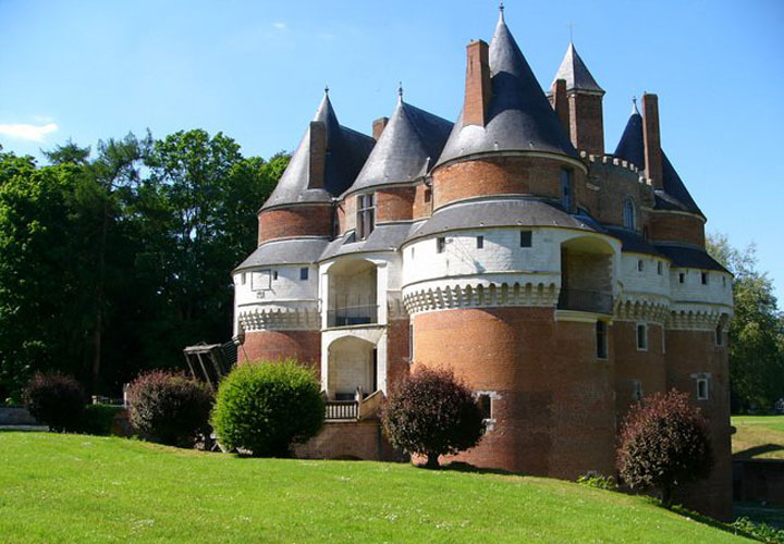 Château de Rambures (8 km)